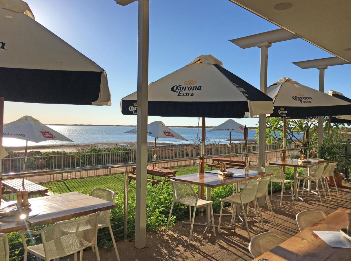 Onslow Beach Resort Esterno foto