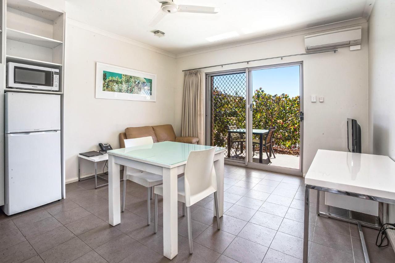 Onslow Beach Resort Esterno foto