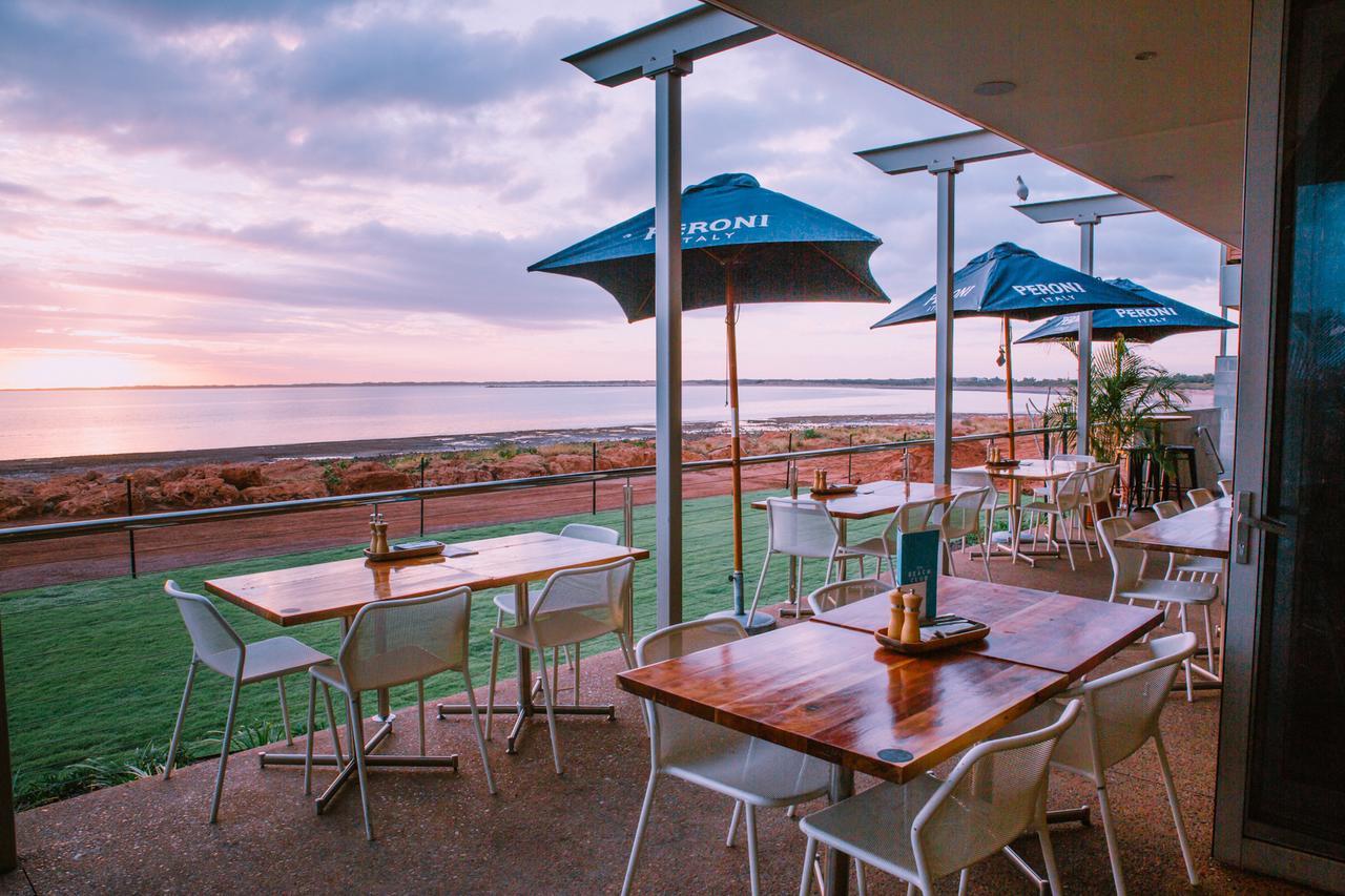 Onslow Beach Resort Esterno foto